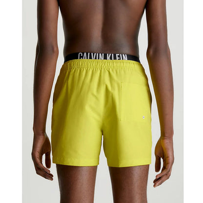 Calvin Klein Swimshort Medium Double WB Herren Badehose Lemonade Yellow